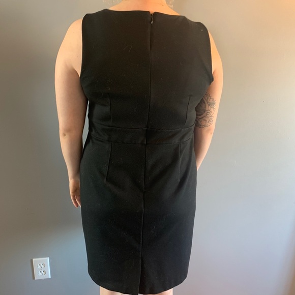 Black fitted dress , 16 - Picture 2 of 5